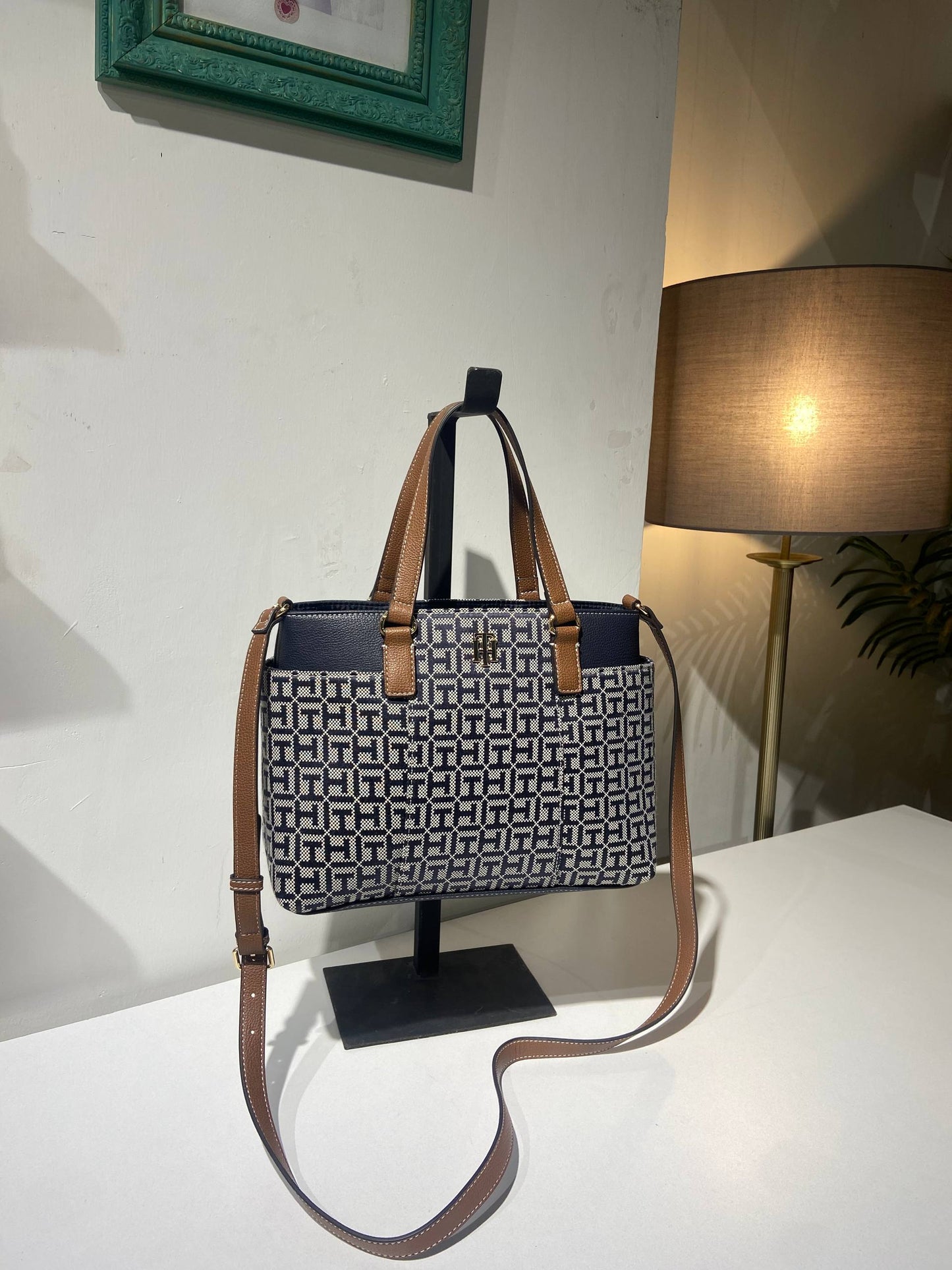 Tommy Hilfiger bag
