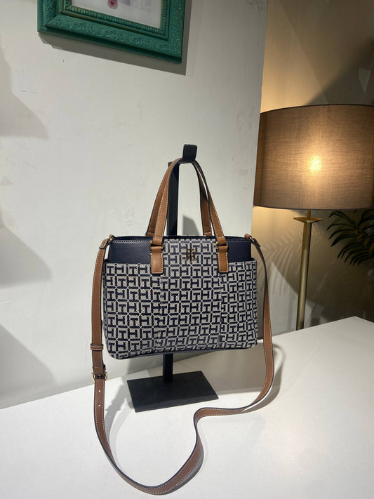 Tommy Hilfiger bag