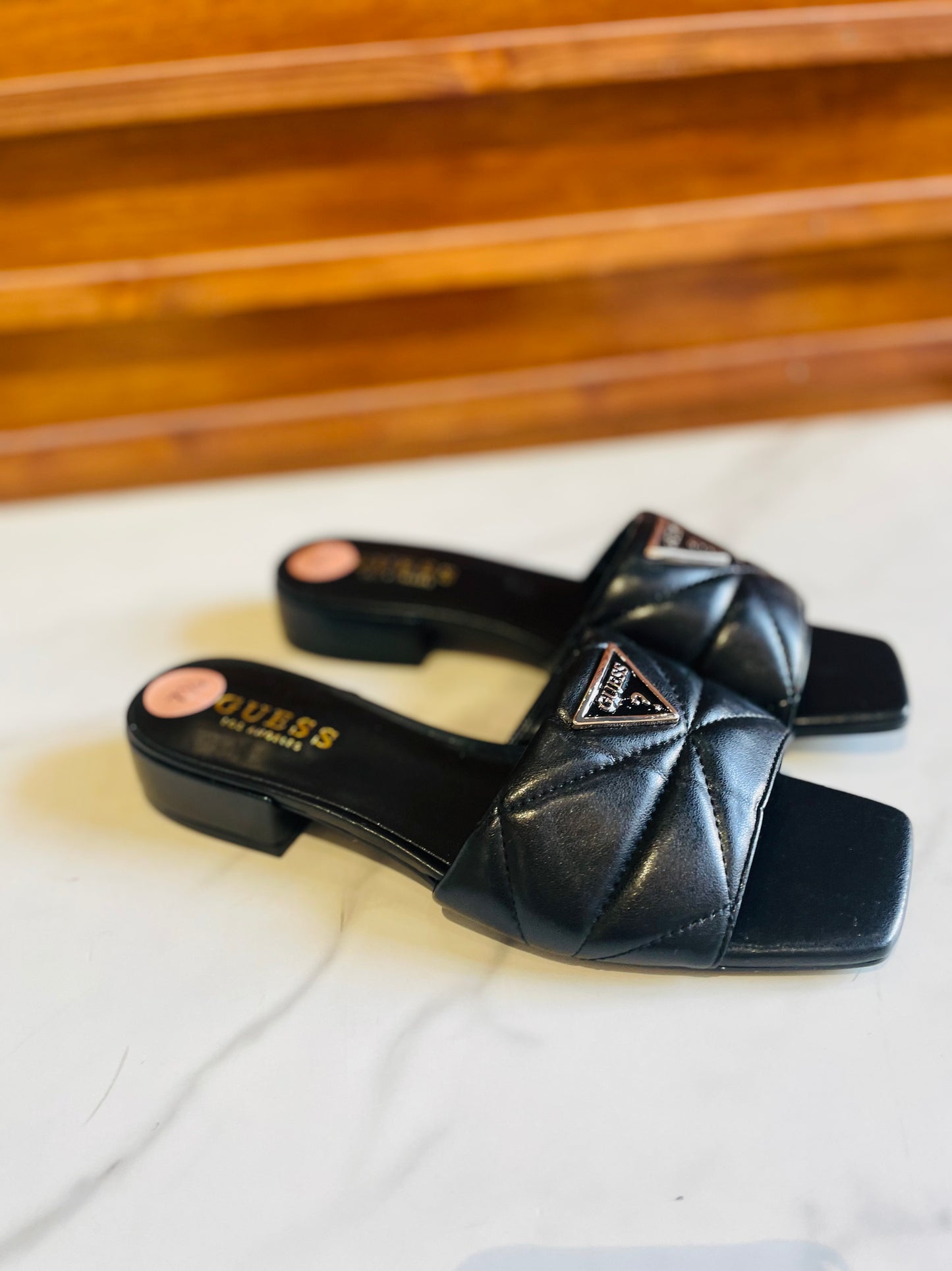 Guess sandal