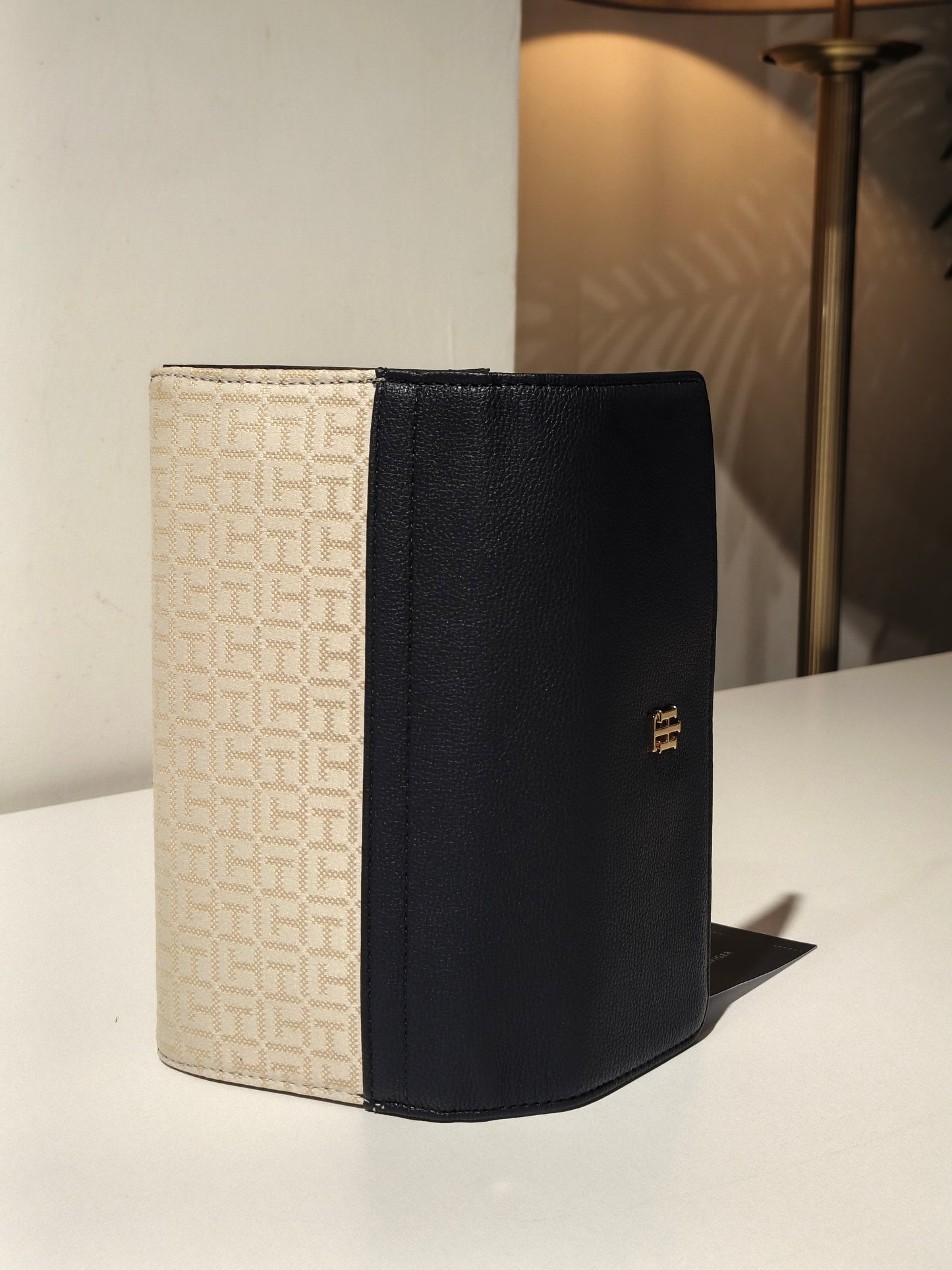 Tommy Hilfiger wallet