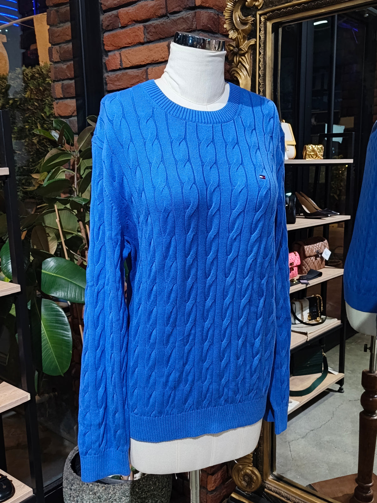 Tommy Hilfiger sweater
