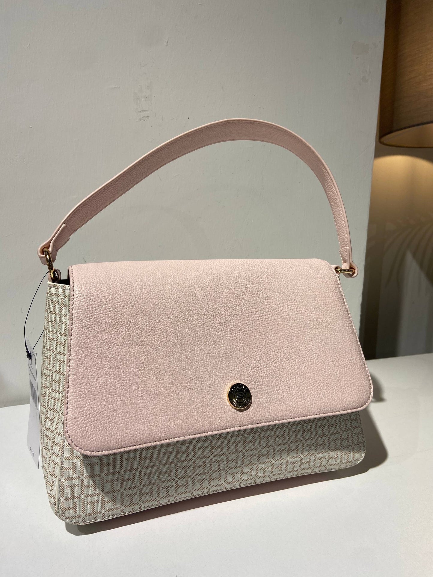 Tommy Hilfiger bag