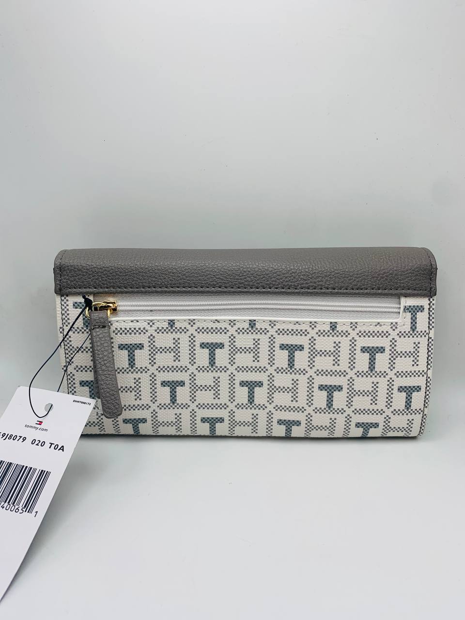 Tommy Hilfiger wallet