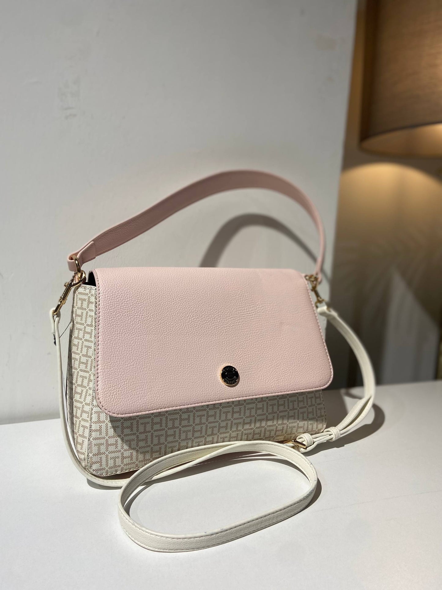 Tommy Hilfiger bag