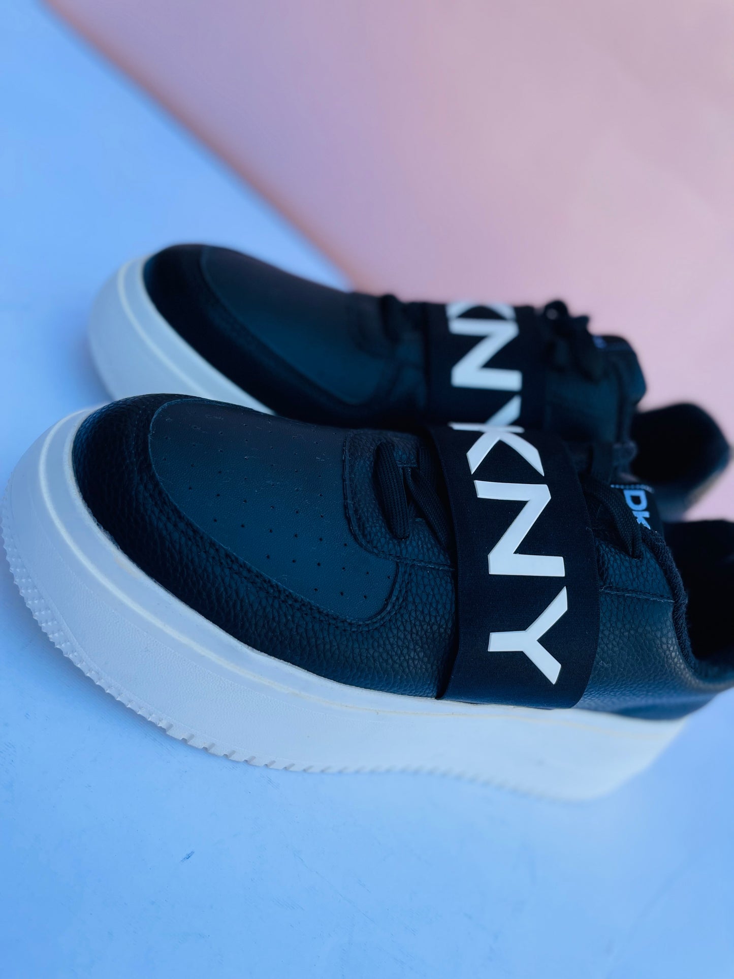 Dkny. Sneakers