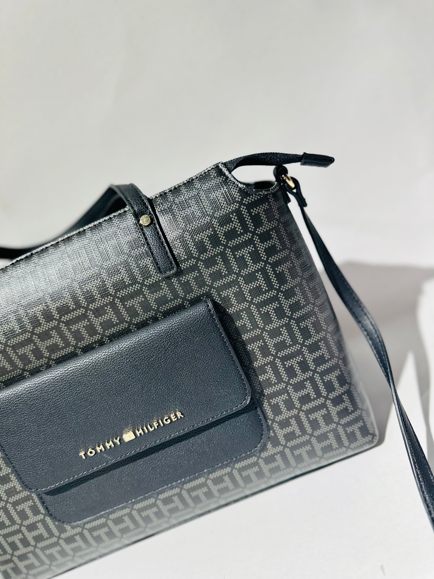 Tommy Hilfiger crossbody bag