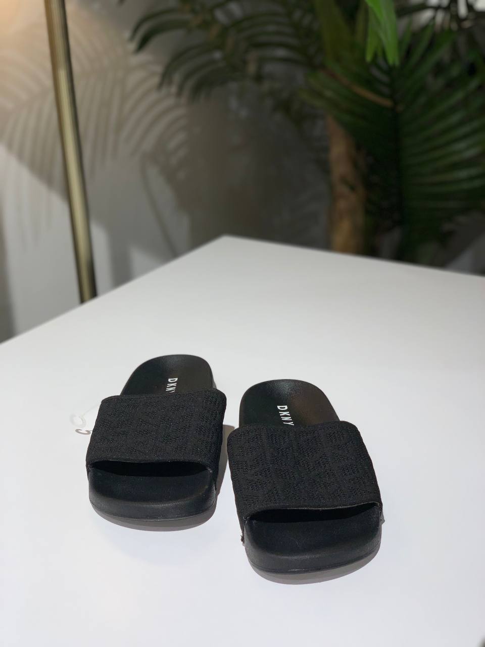 Dkny sandal size 9