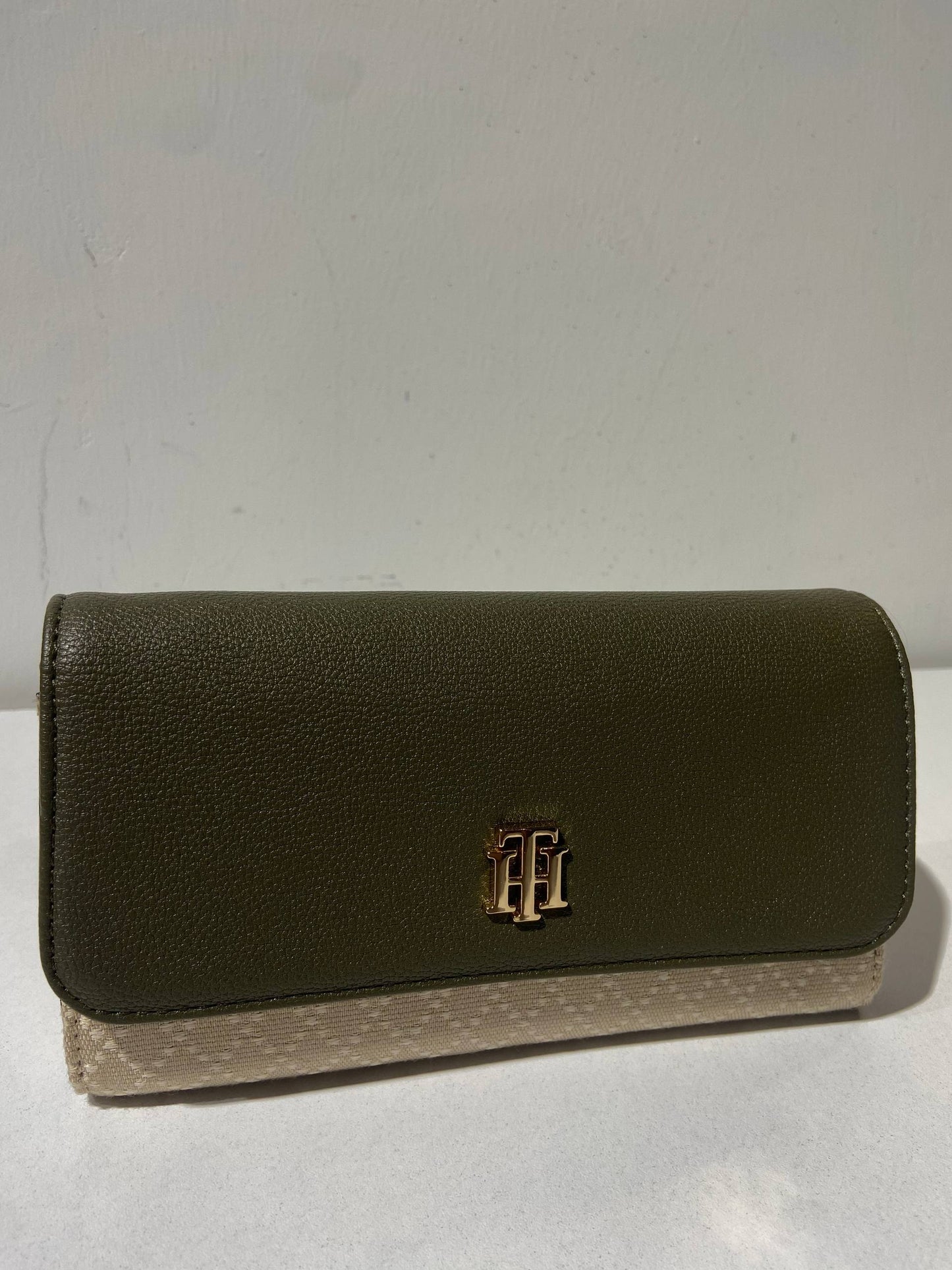 Tommy Hilfiger wallet