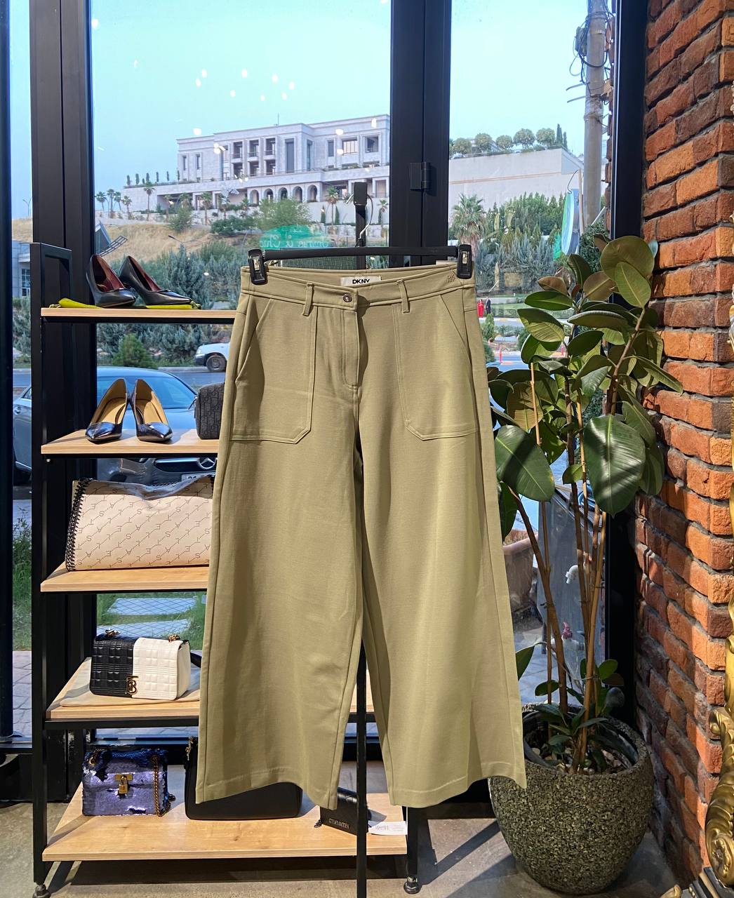 Dkny womens pant size medium