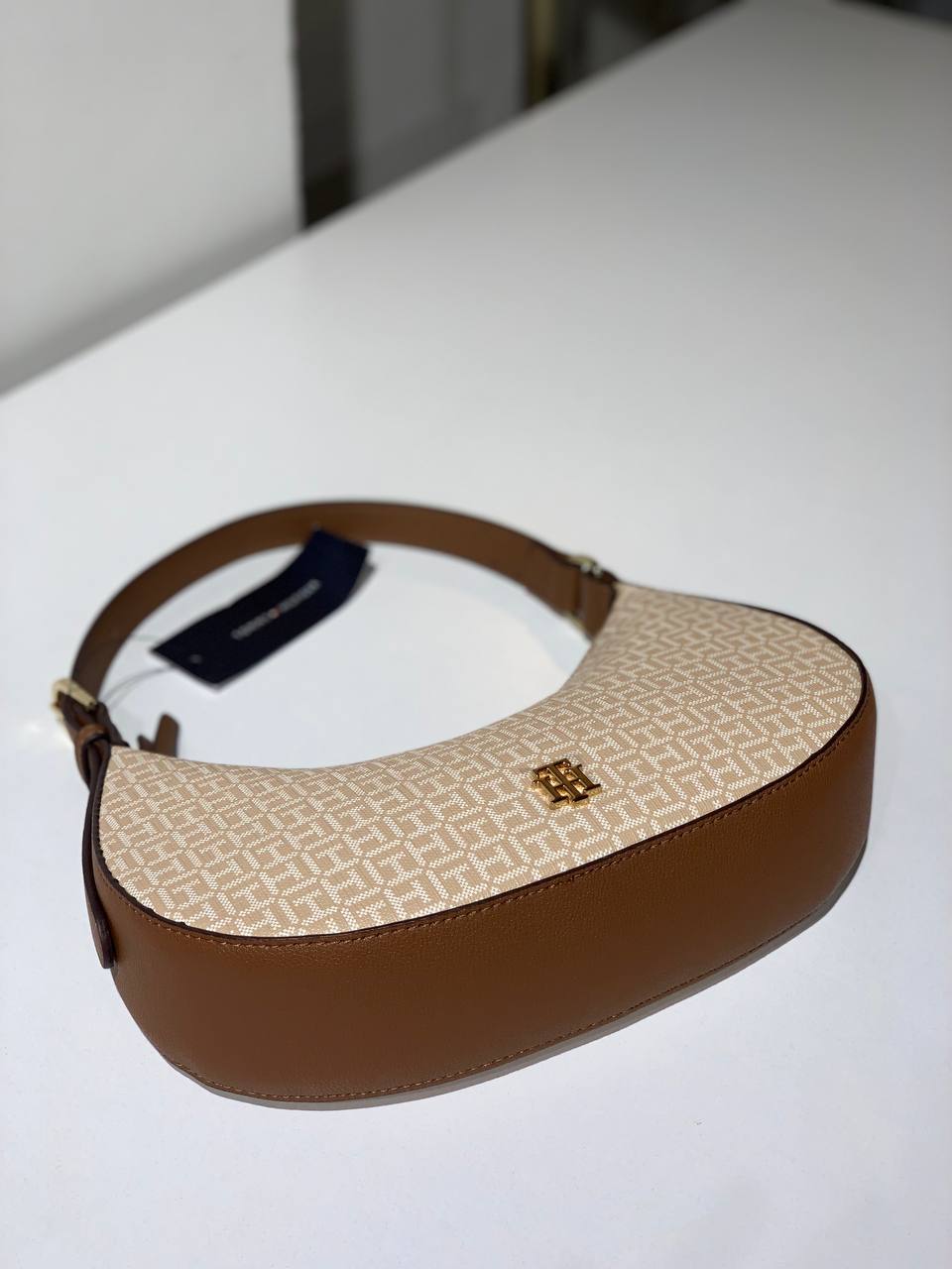 Tommy Hilfiger bag