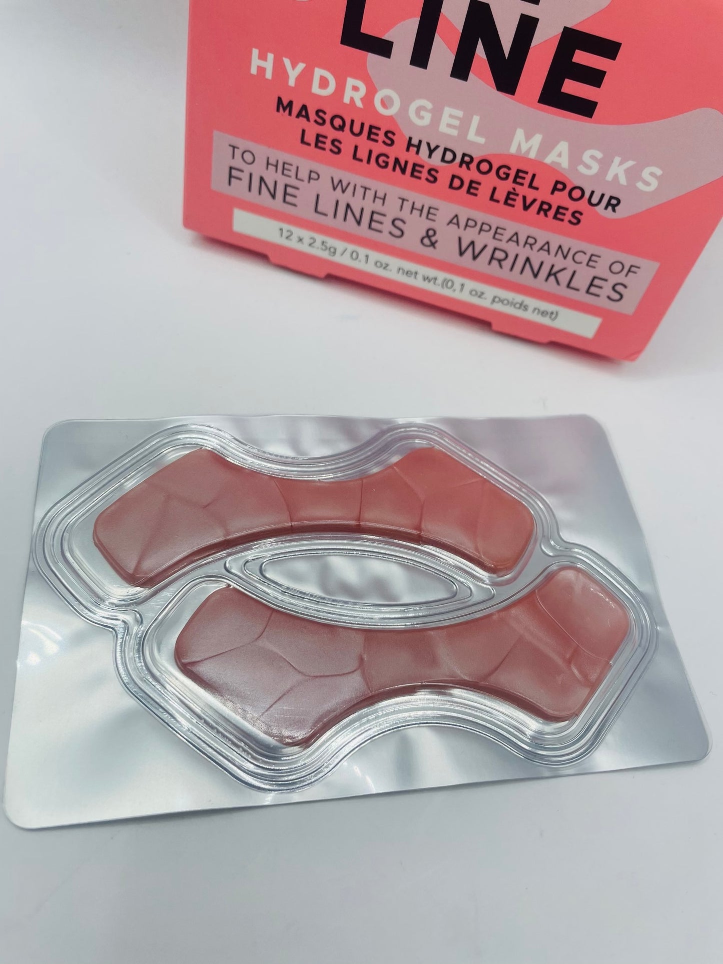 Lip line hydrogel masks