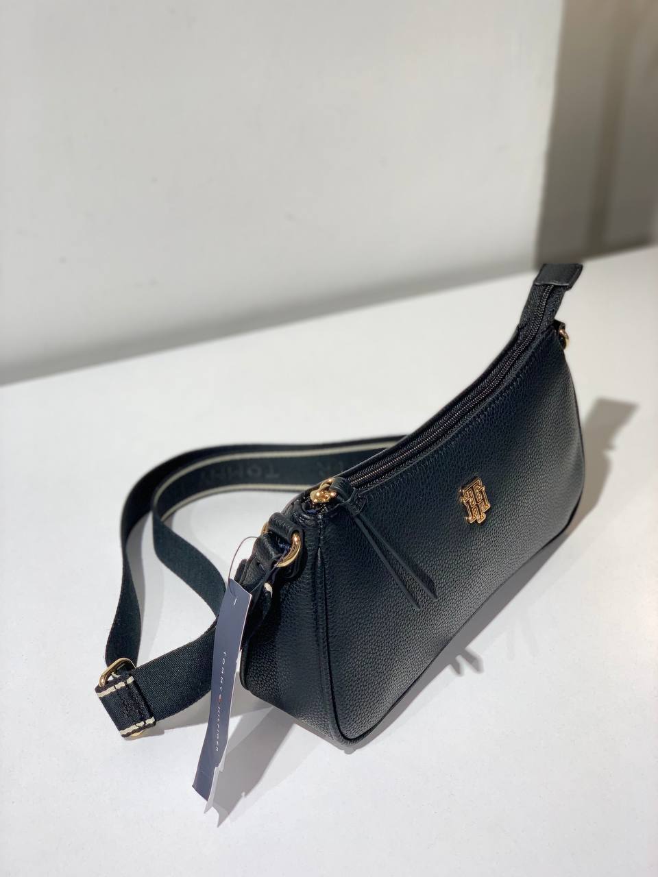 Tommy Hilfiger bag