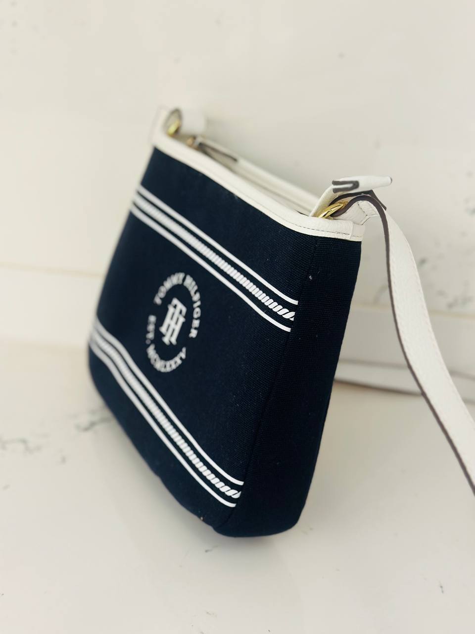 Tommy Hilfiger bag
