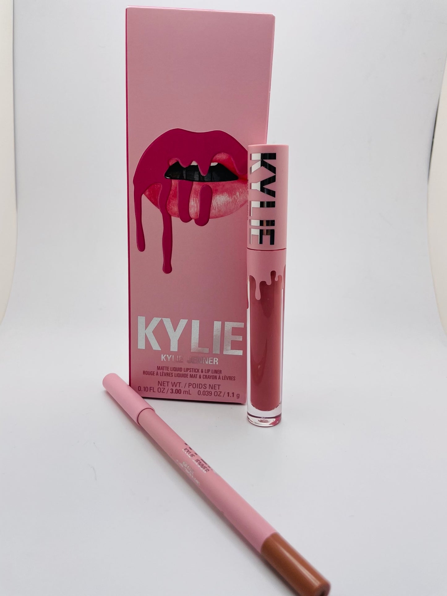 Kylie lip set 808