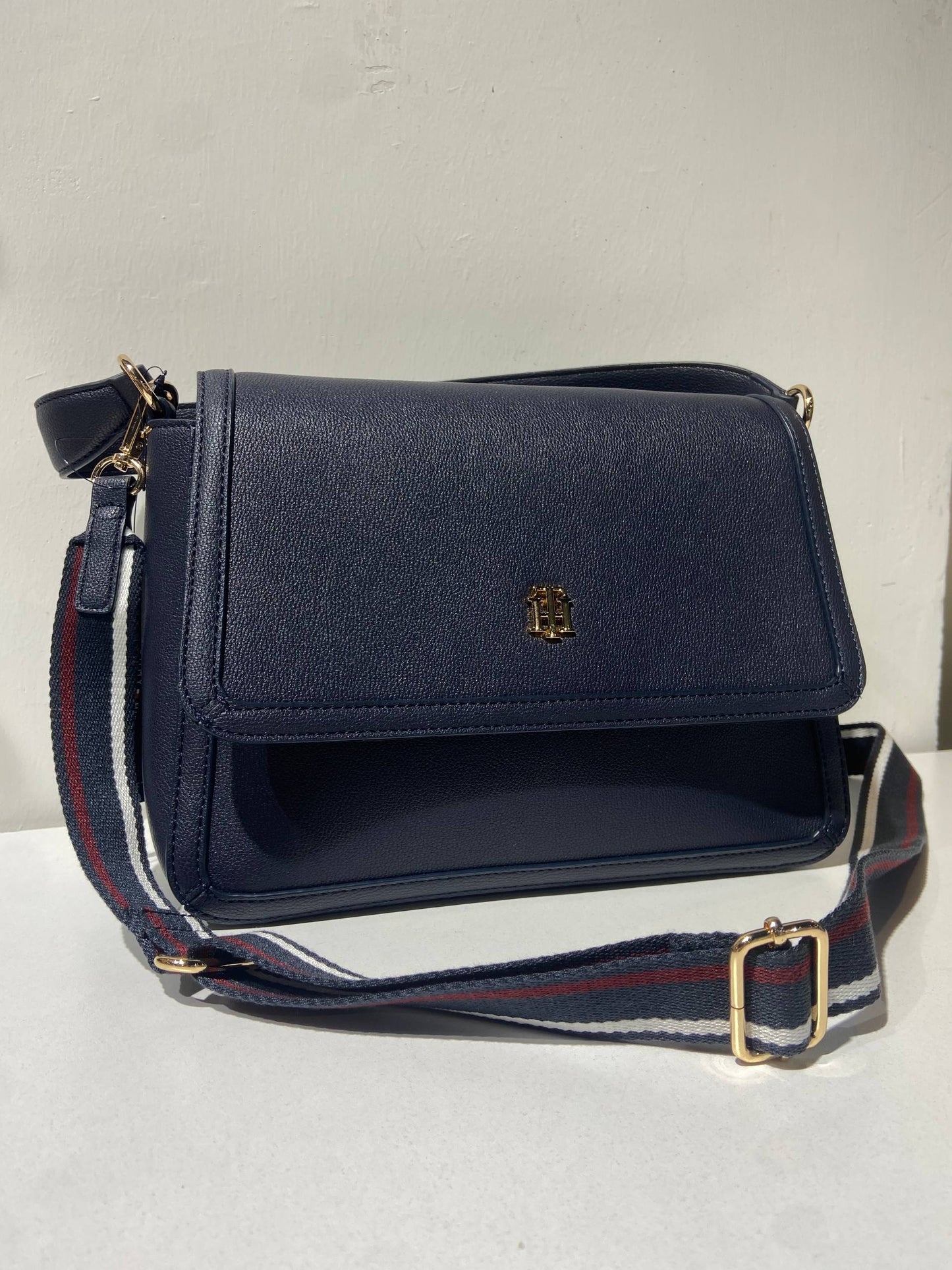 Tommy Hilfiger bag
