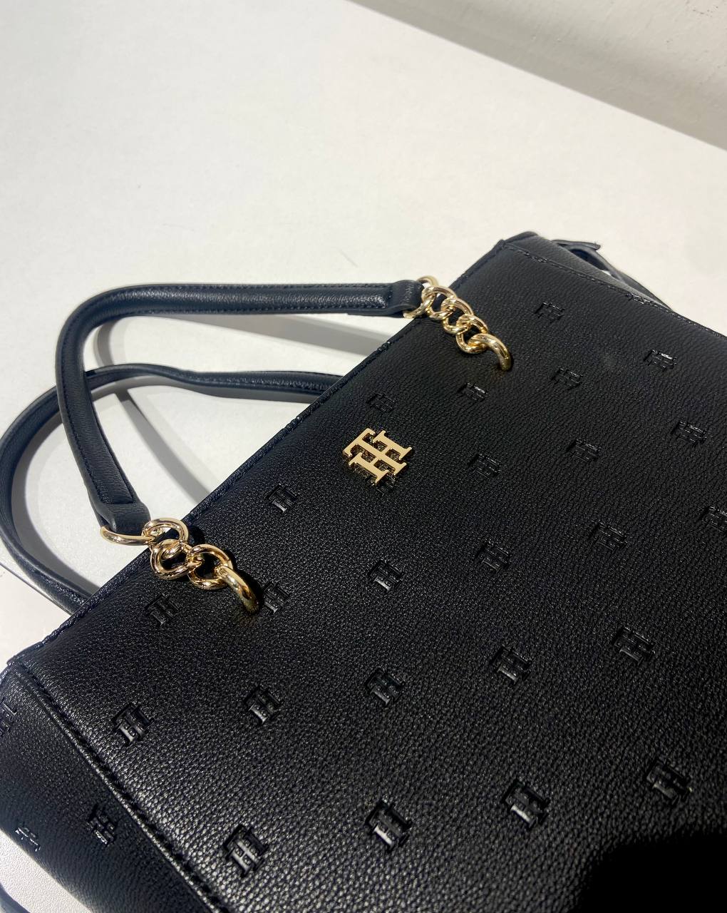 Tommy Hilfiger bag