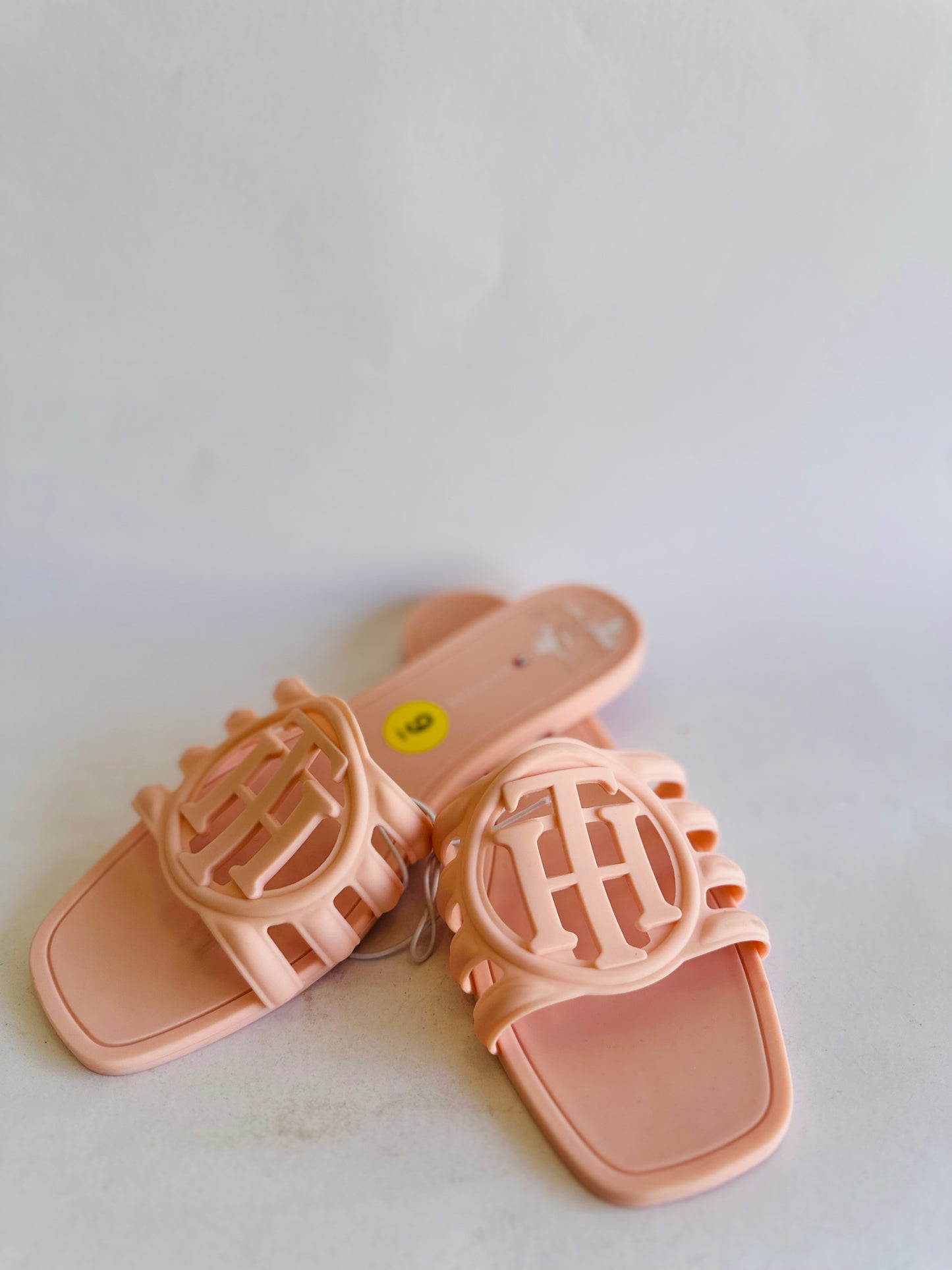 Tommy Hilfiger sandal size 39.5