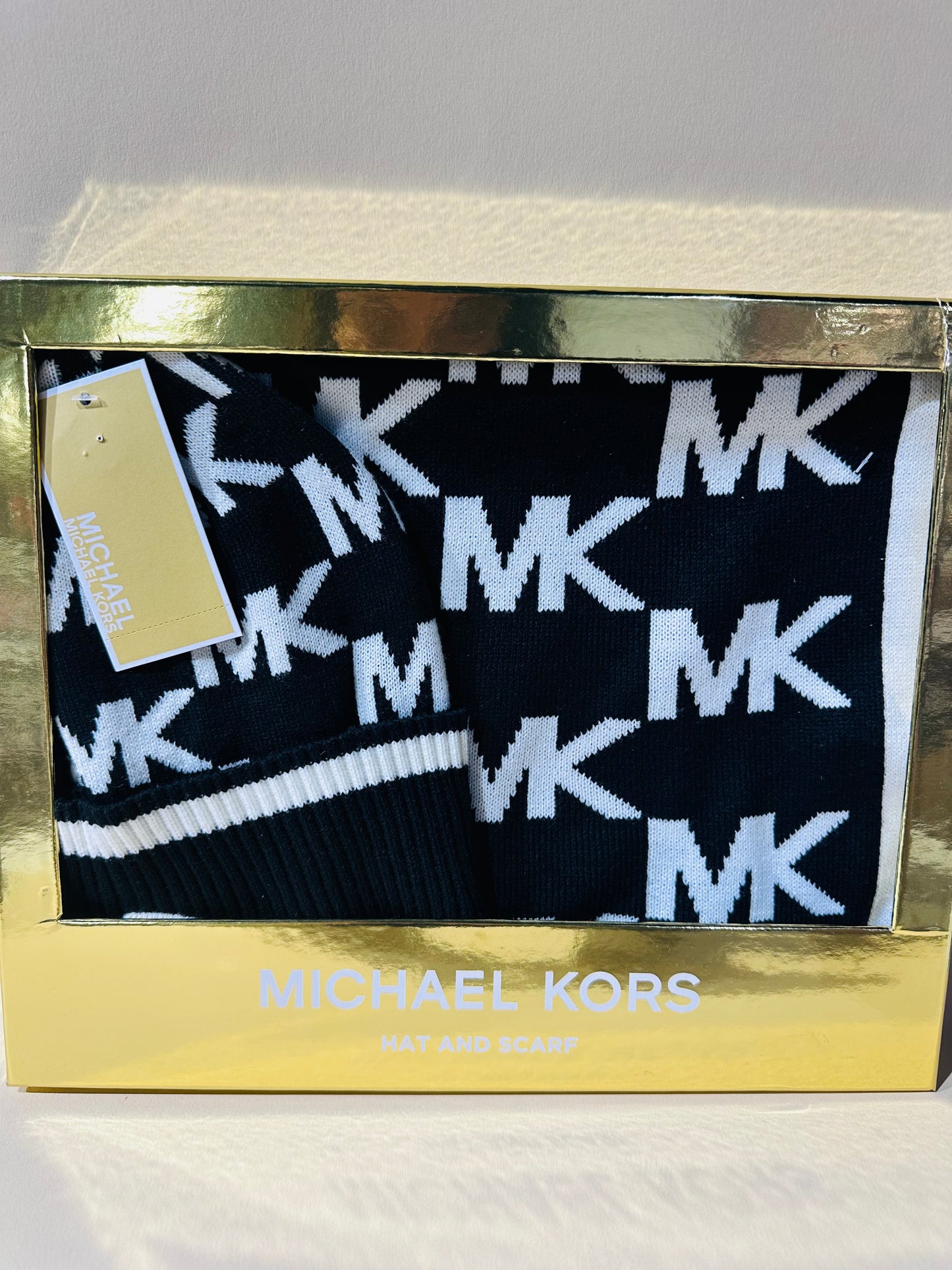 Michael kors hat & scarf set