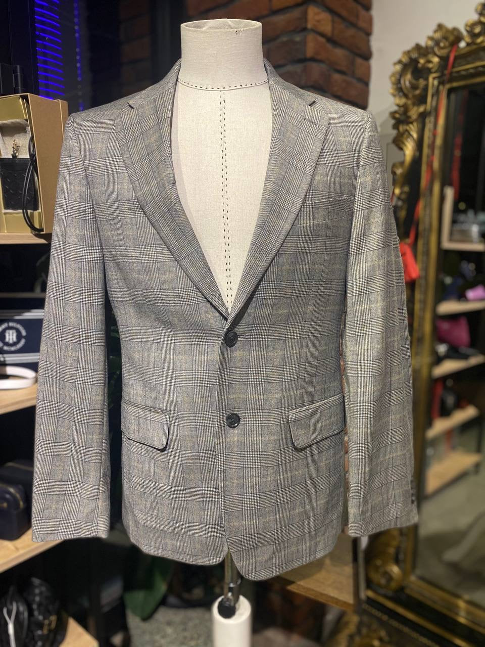 Tommy Hilfiger blazer size 38