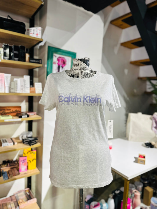 Calvin Klein t-shirt size small