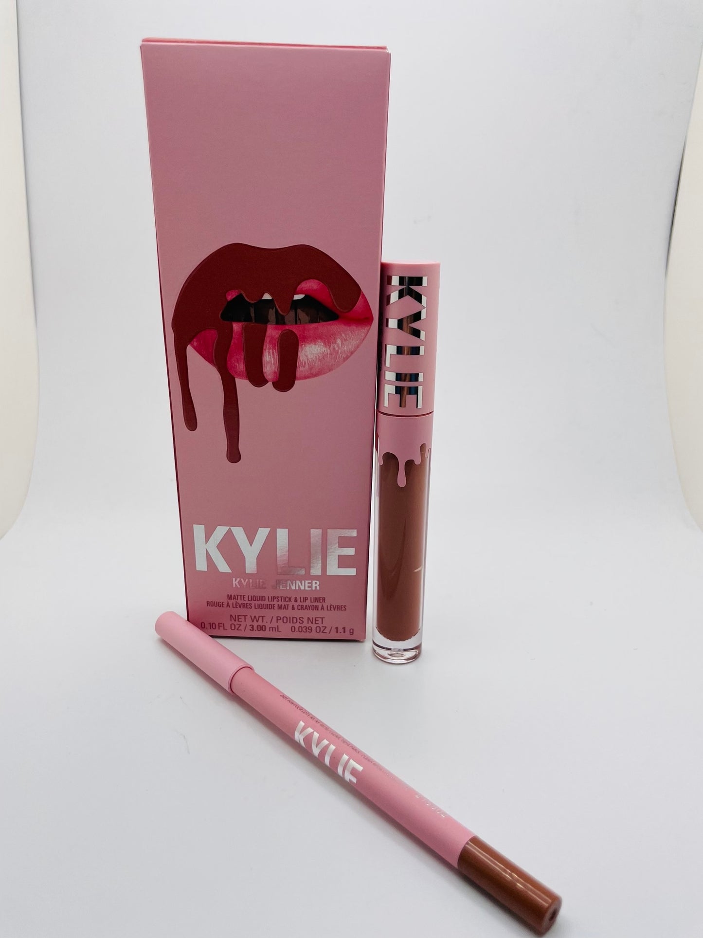 Kylie lip set