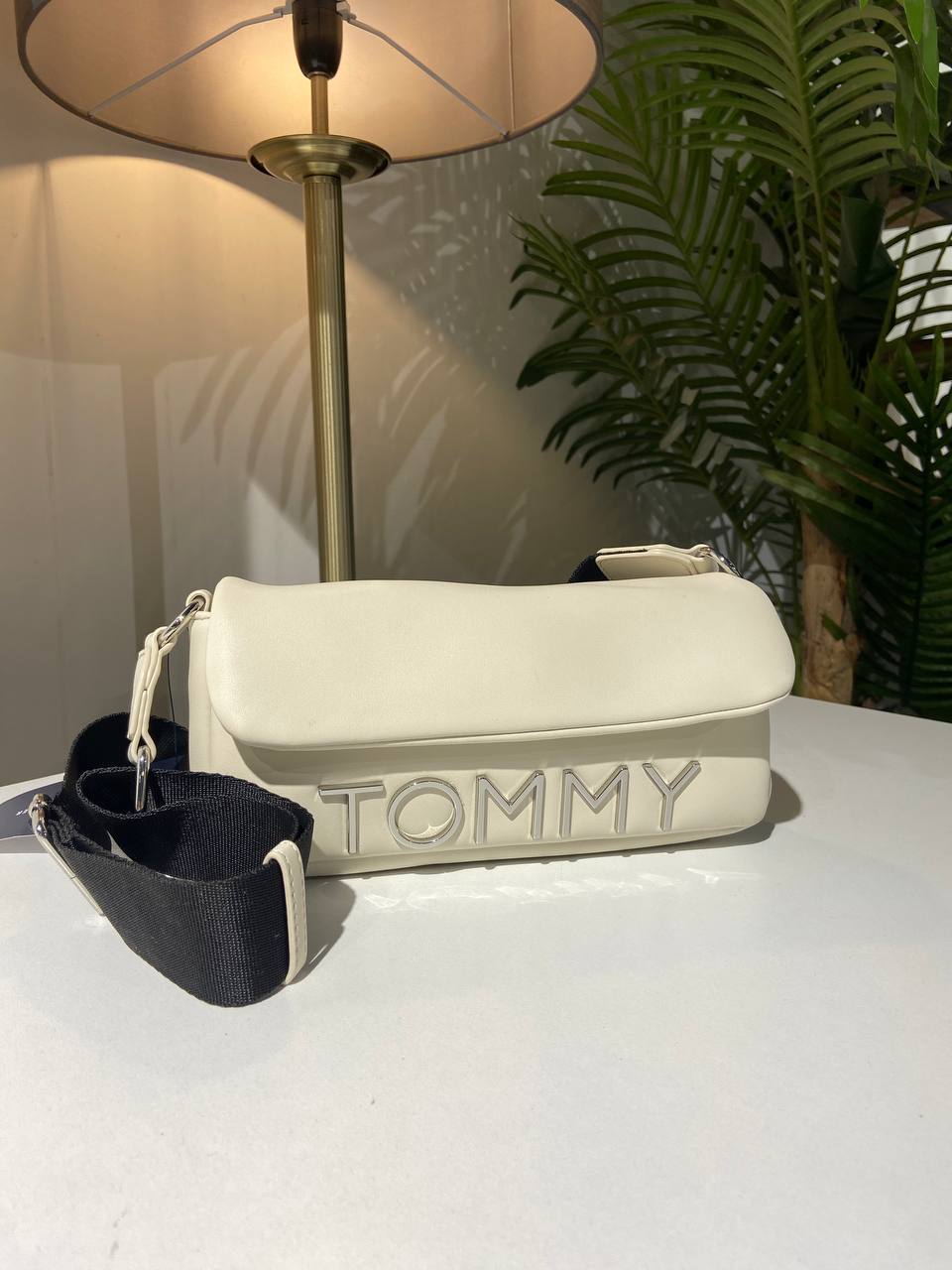 Tommy Hilfiger bag