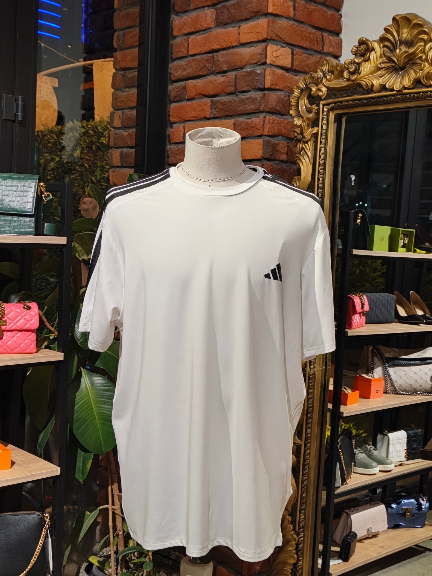 Adidas shirt size large