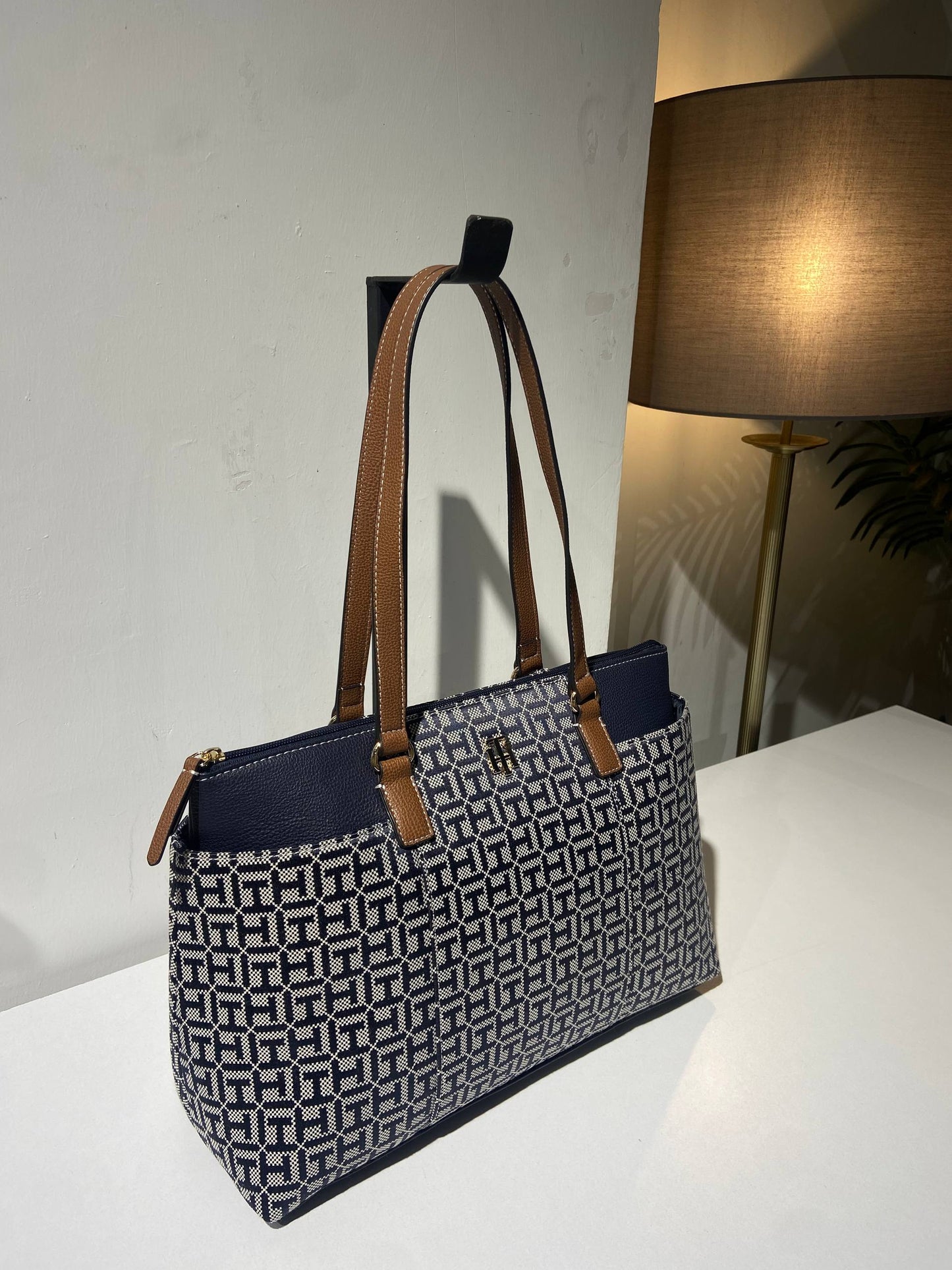 Tommy Hilfiger bag