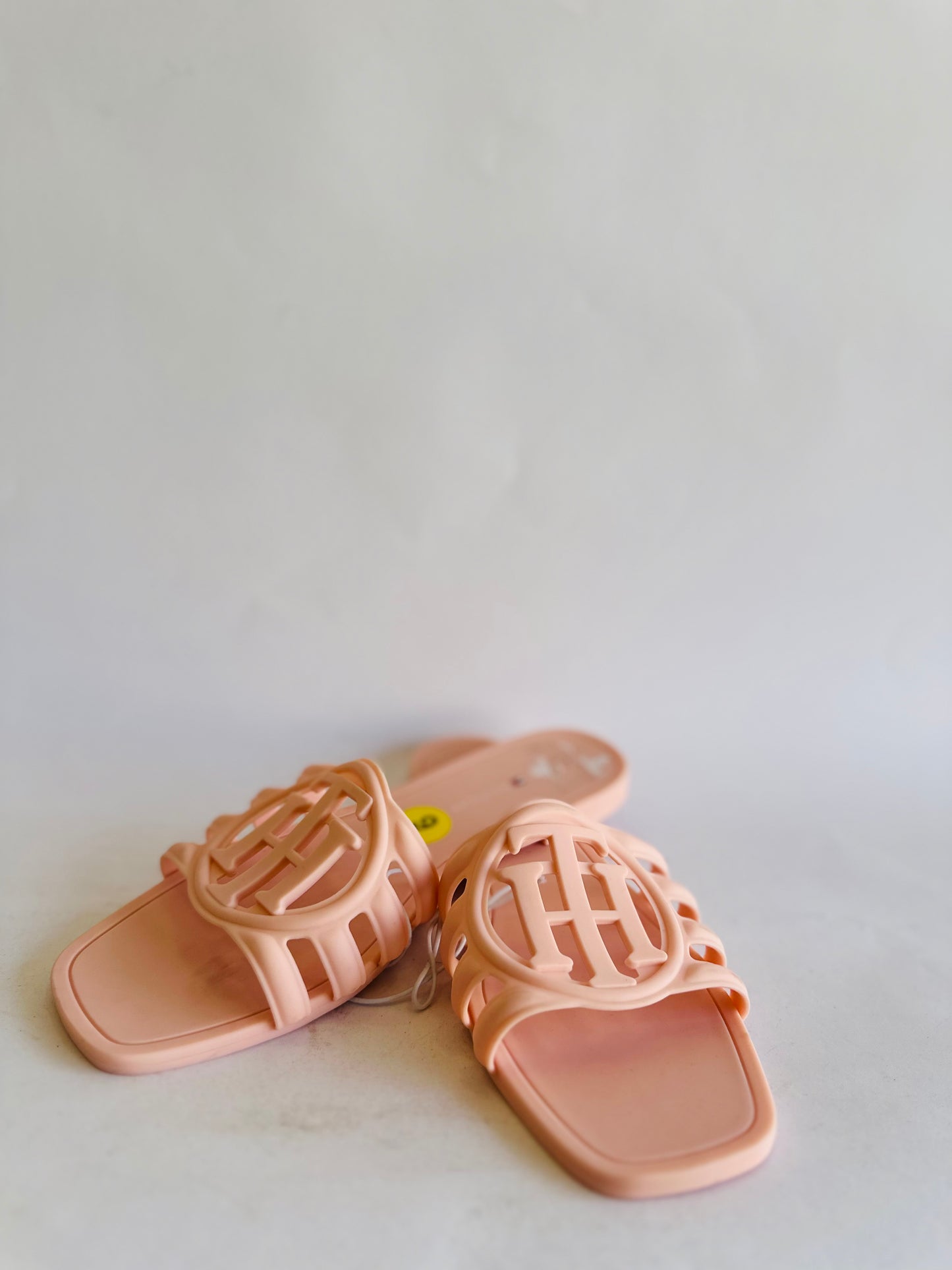 Tommy Hilfiger sandal size 39.5