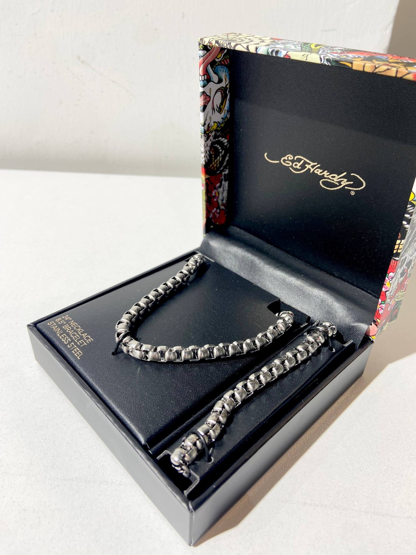 Stainless steel necklace and bracelet set