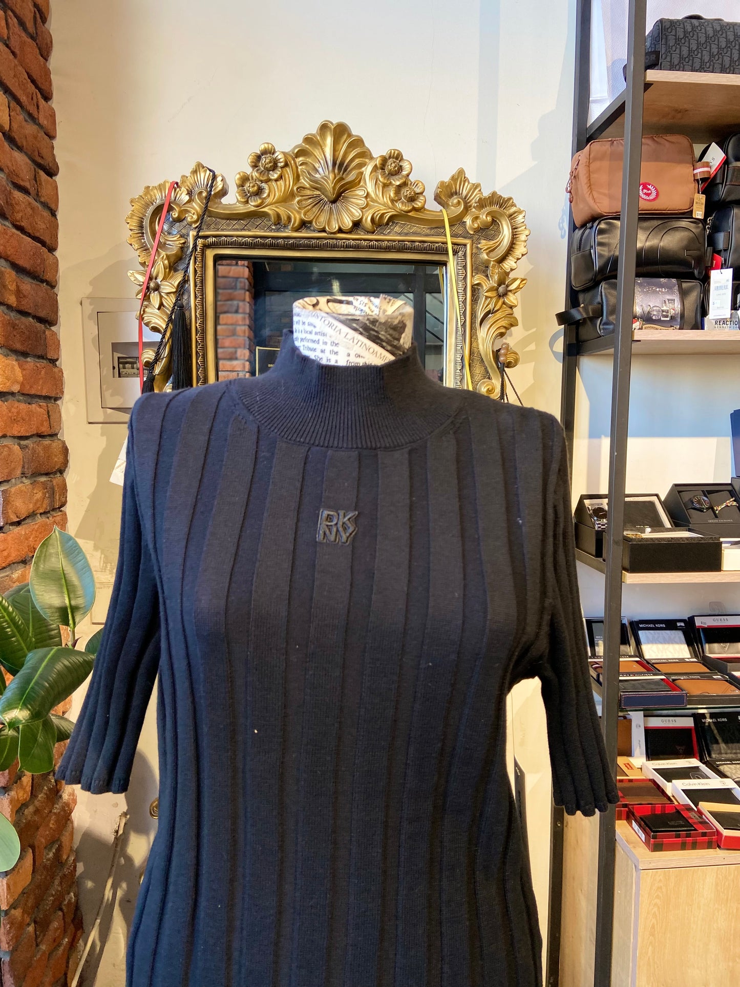 Dkny top size xl