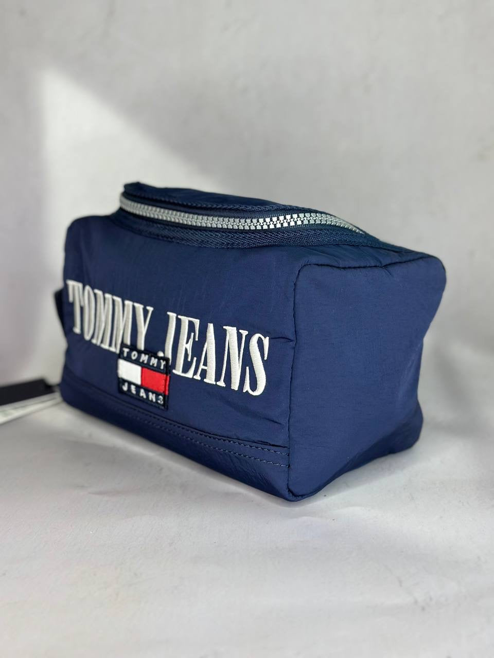 Tommy Hilfiger hand bag