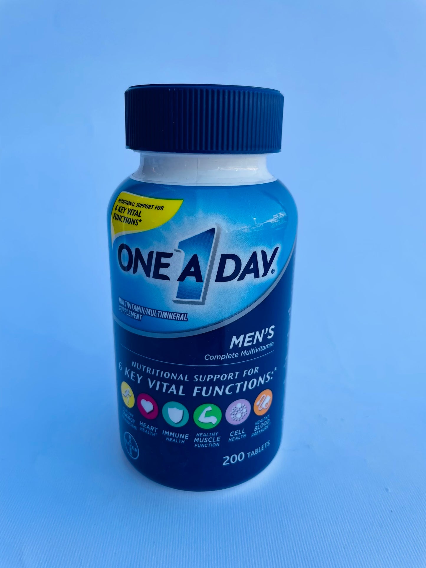 One aday multivitamin tablet for men