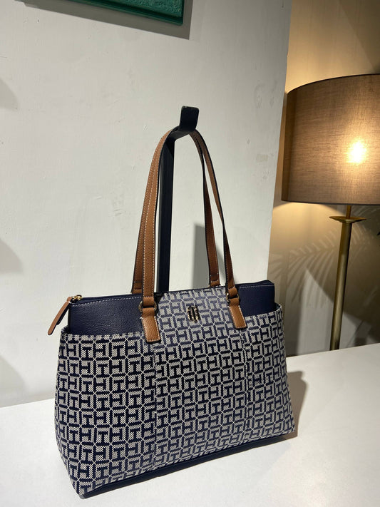 Tommy Hilfiger bag
