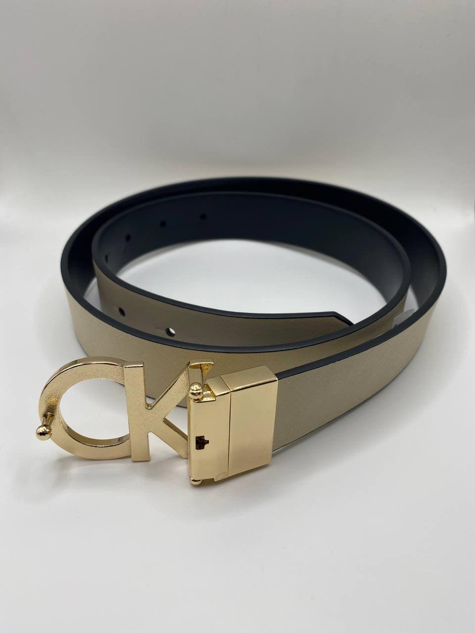 Calvin Klein  Reversible belt size medium