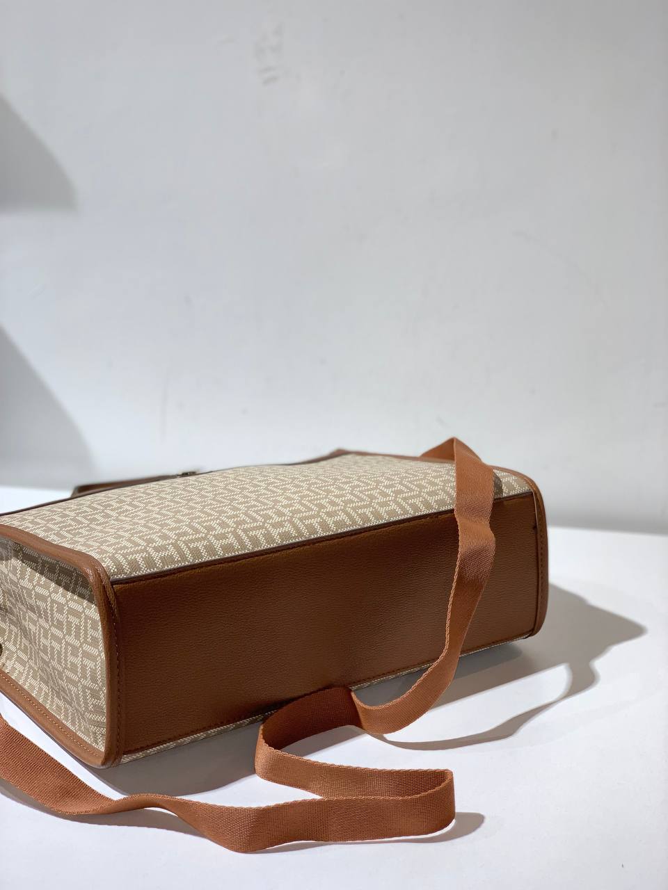Tommy Hilfiger bag