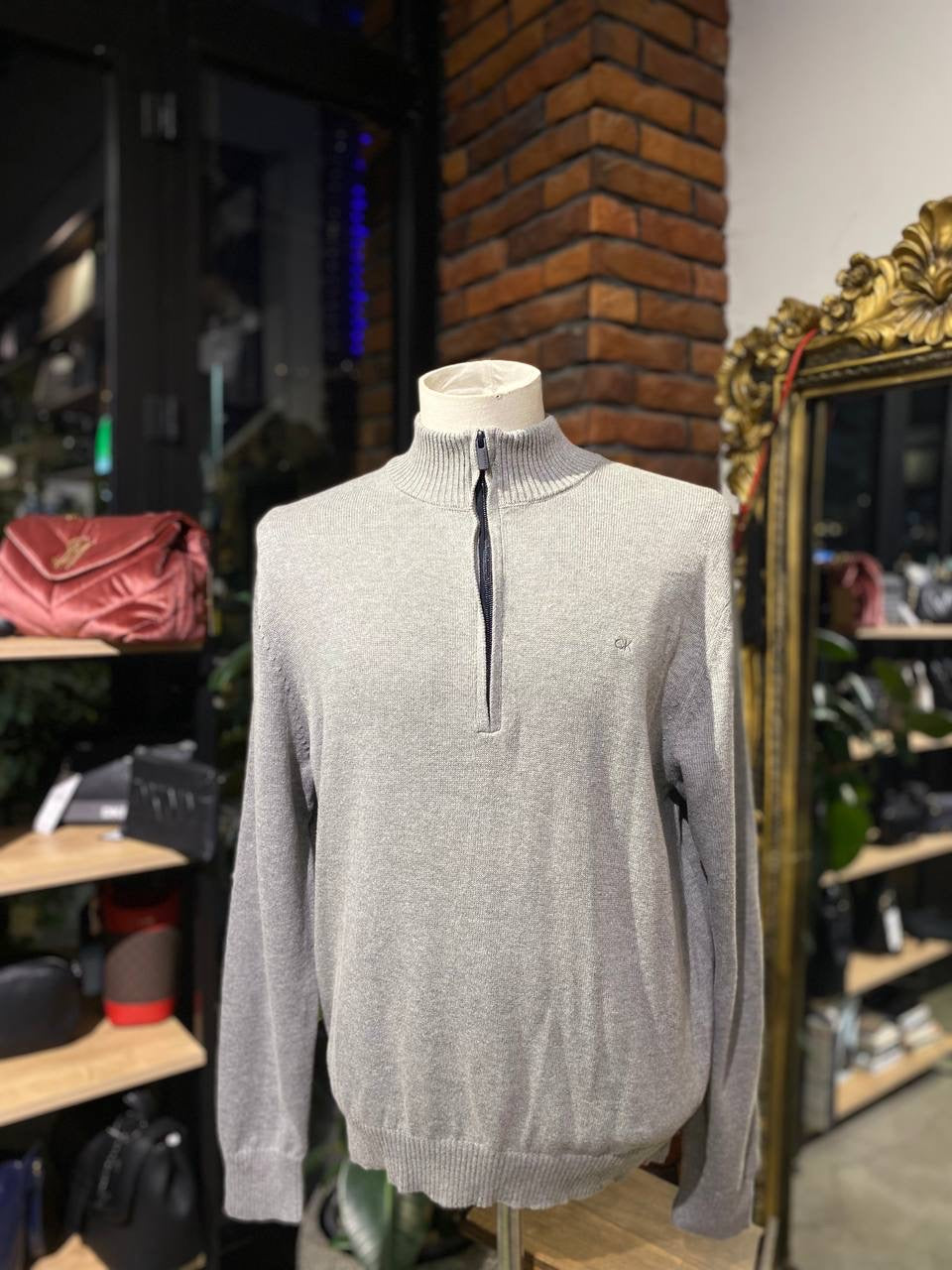 Calvin Klein sweater size large
