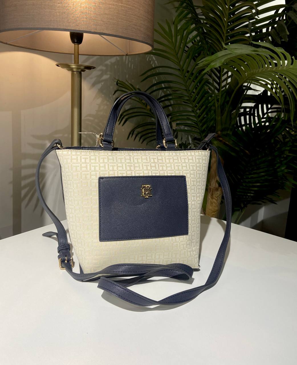 Tommy Hilfiger bag