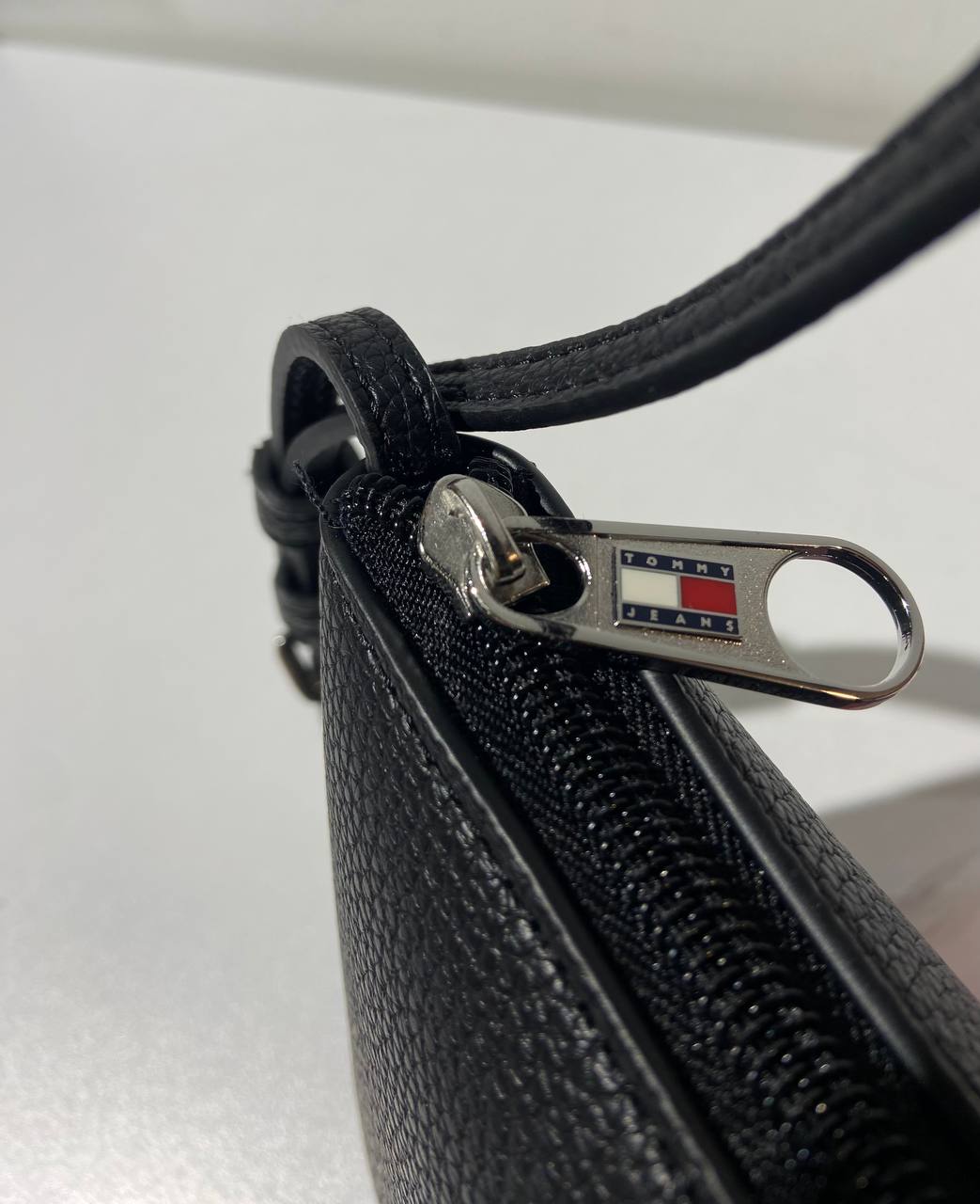 Tommy Hilfiger bag