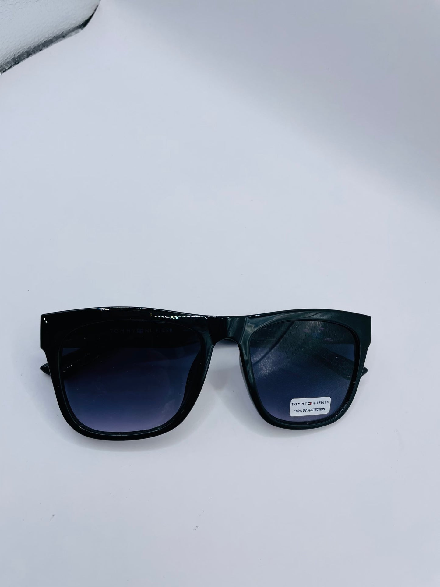 Tommy Hilfiger sunglass