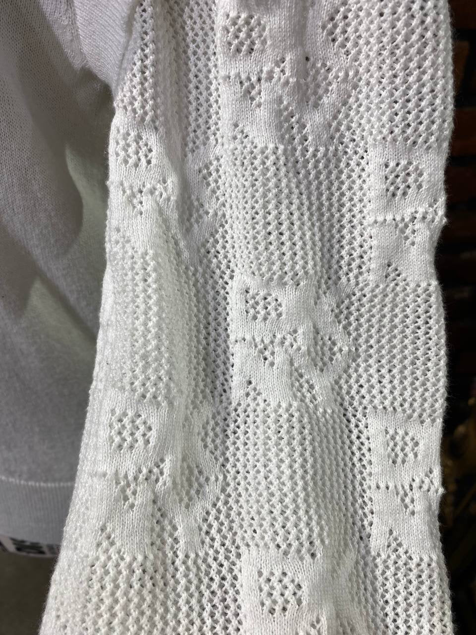 Dkny sweater size small