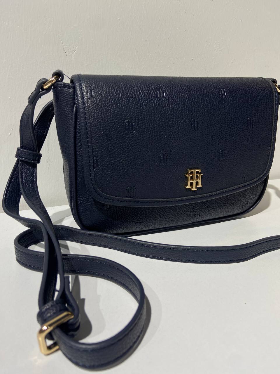 Tommy Hilfiger bag
