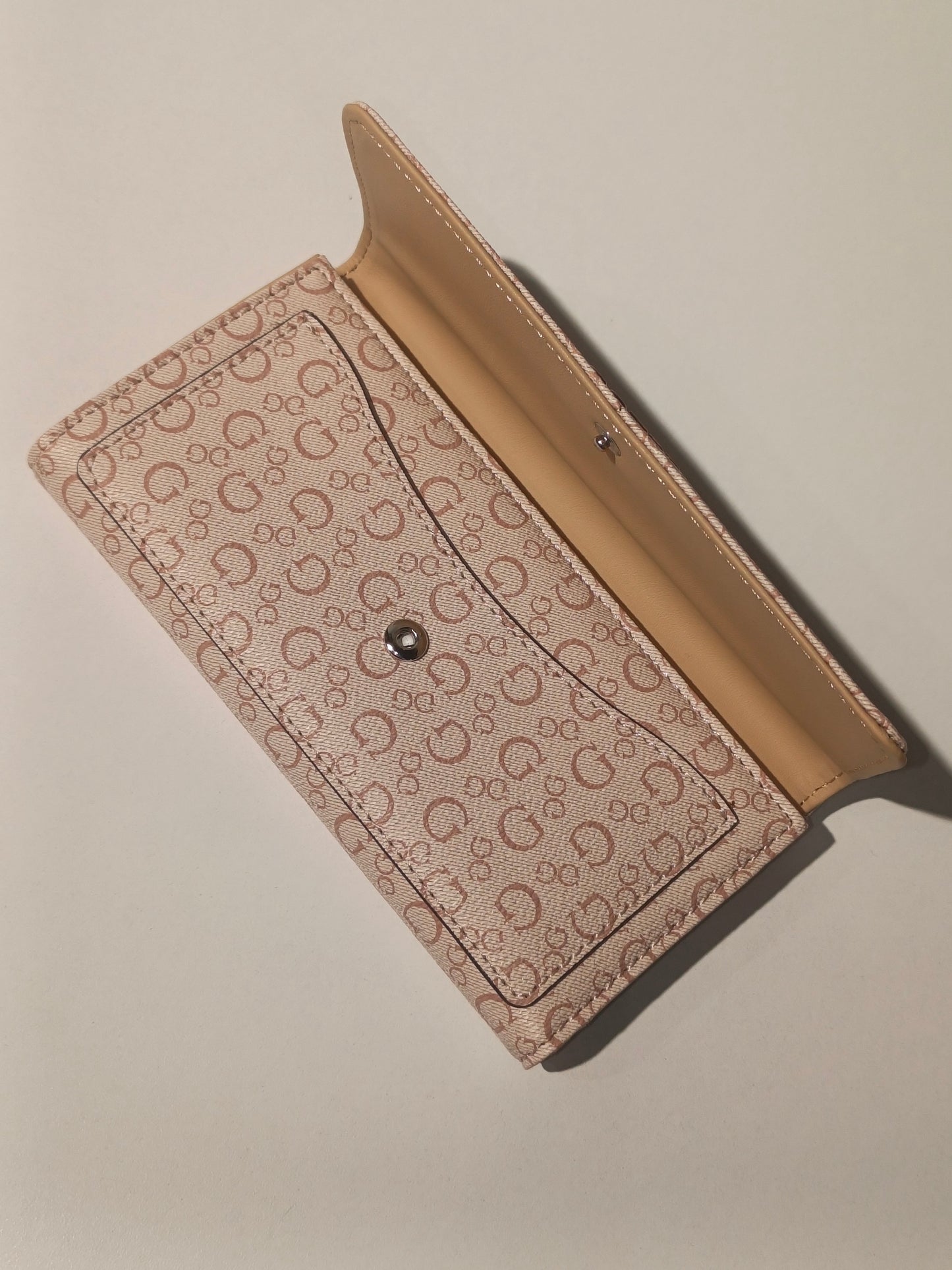 Guess wallet