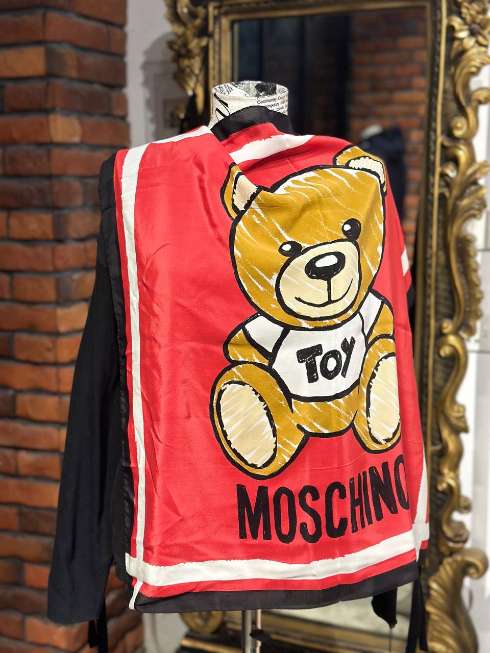 Moschino scarf