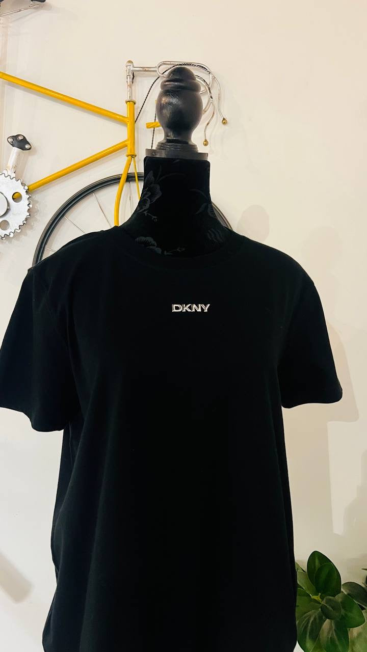 dkny t-shirt size m