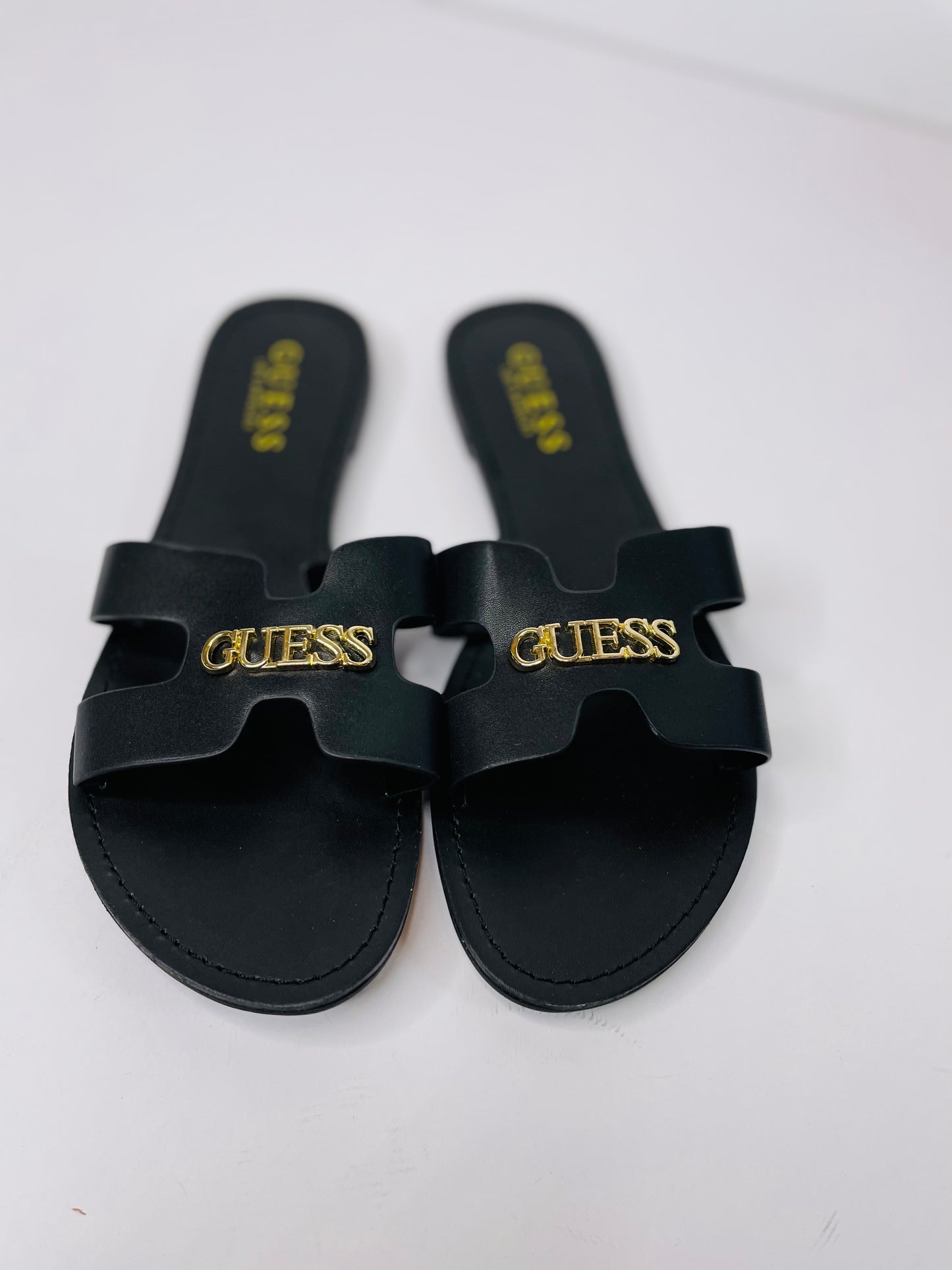 Guess sandal