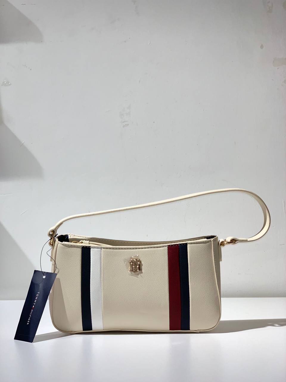 Tommy Hilfiger bag