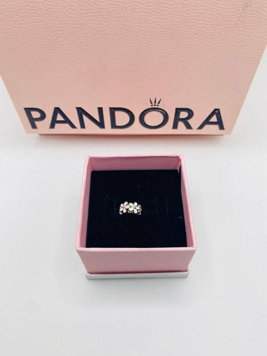 Pandora daisy charm