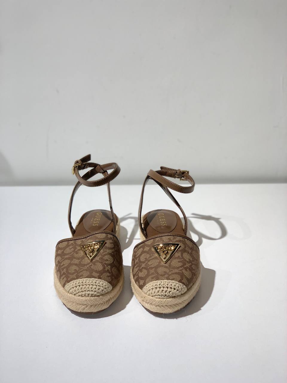 Guess sandal size 8