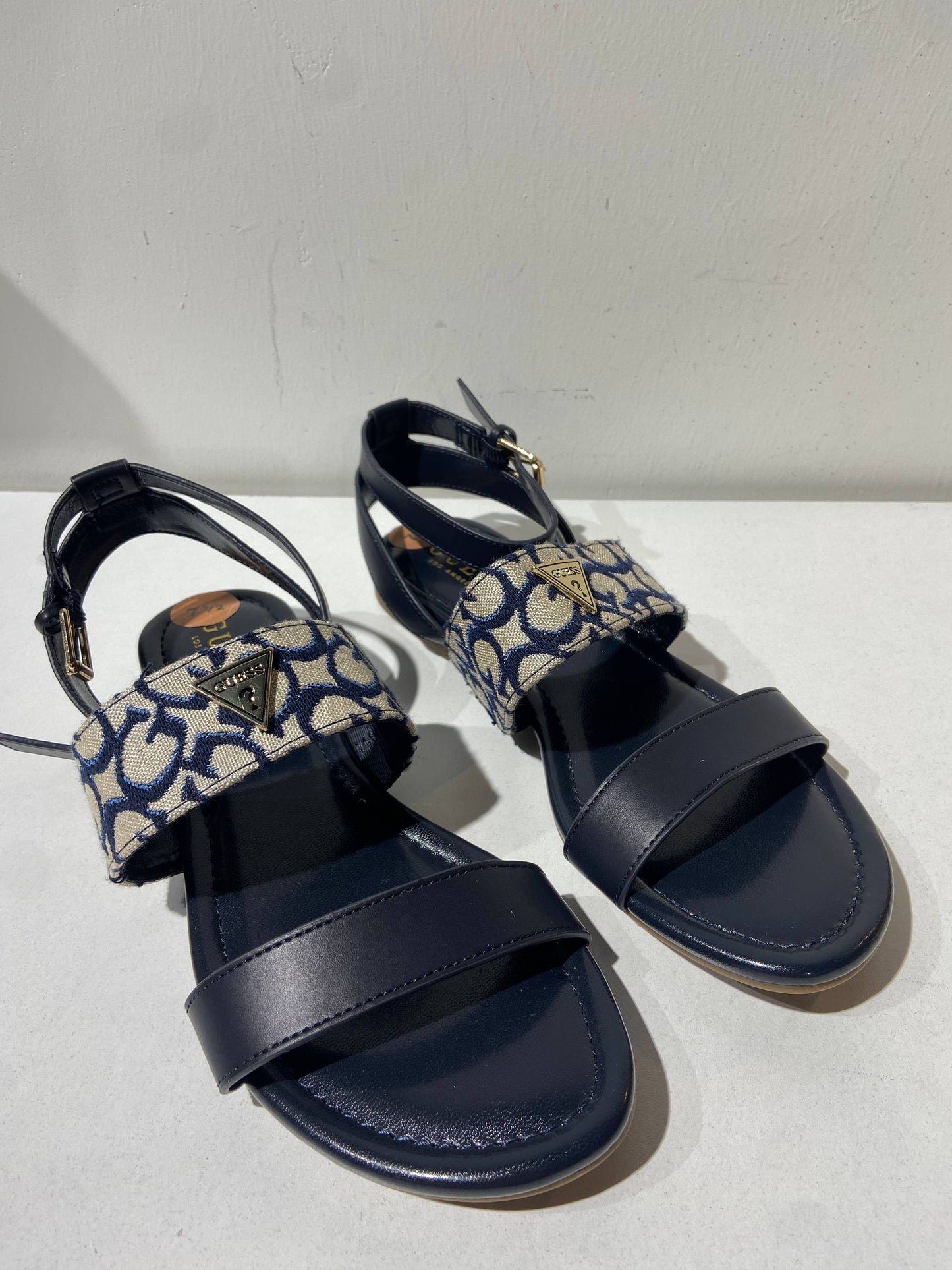 Guess sandal